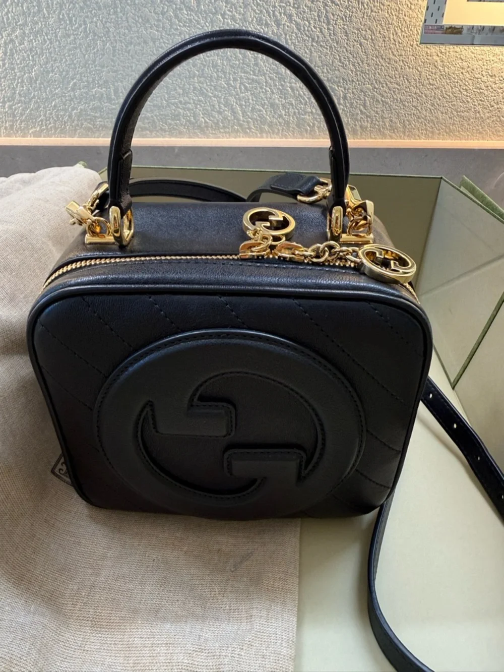 Gucci Blondie Black Leather Crossbody with Gold GG Charm Zippers - Picture 6 of 9